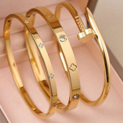 LUMEEDA Clover Glow Bracelet Set (3-Piece)