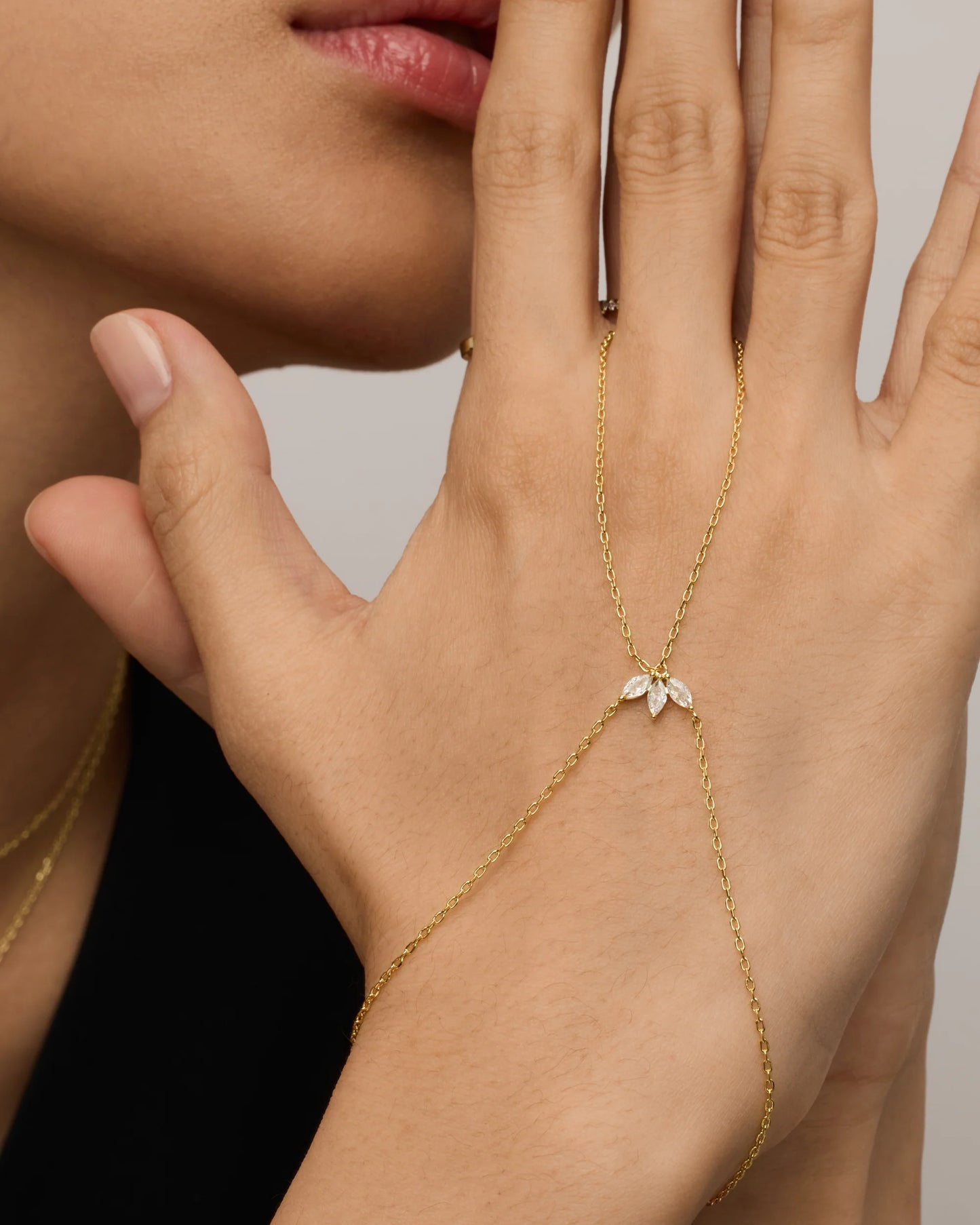 The Dainty Hand Chain