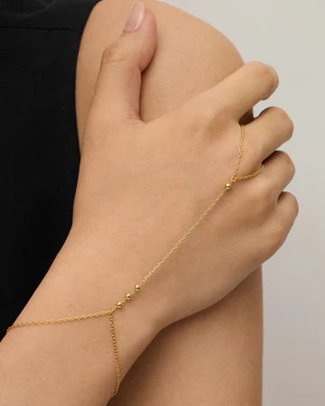 The Dainty Hand Chain