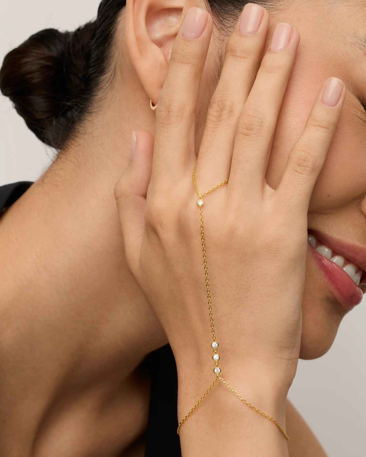 The Dainty Hand Chain